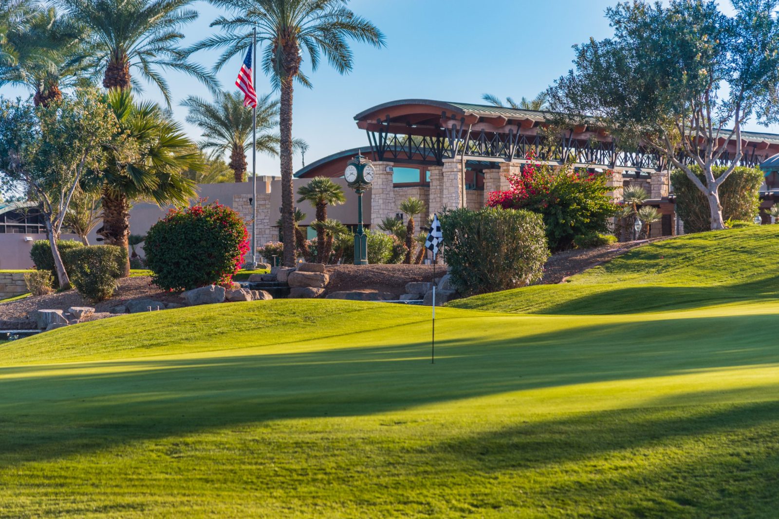 Ocotillo Golf Club putting green and clubhouse